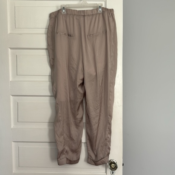 Lysse Dressey Jogger Pants - Picture 4 of 6